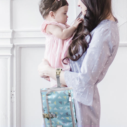 Matelas à Langer Pliable et Imperméable - Changez Bébé Partout, Avec Élégance